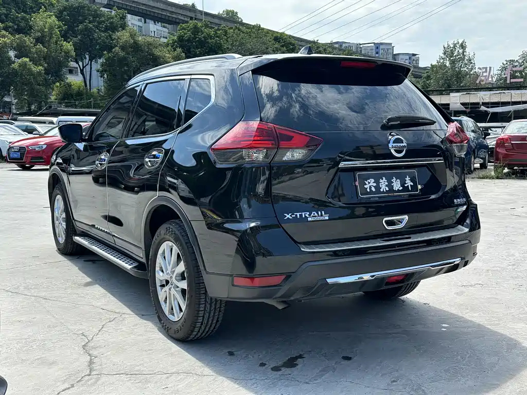NISSAN X-TRAIL 2023