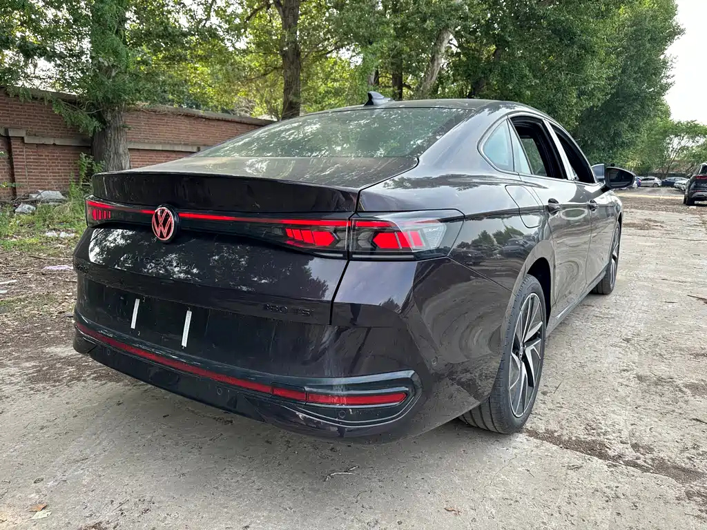 VOLKSWAGEN MAGOTAN 2024