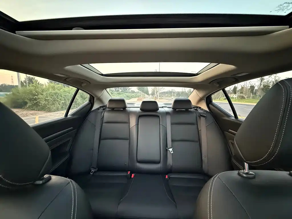 NISSAN TEANA 2022