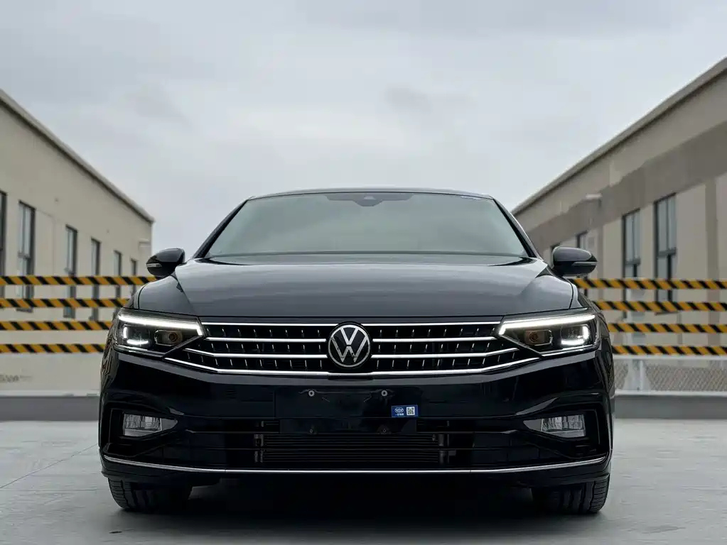 VOLKSWAGEN MAGOTAN 2025