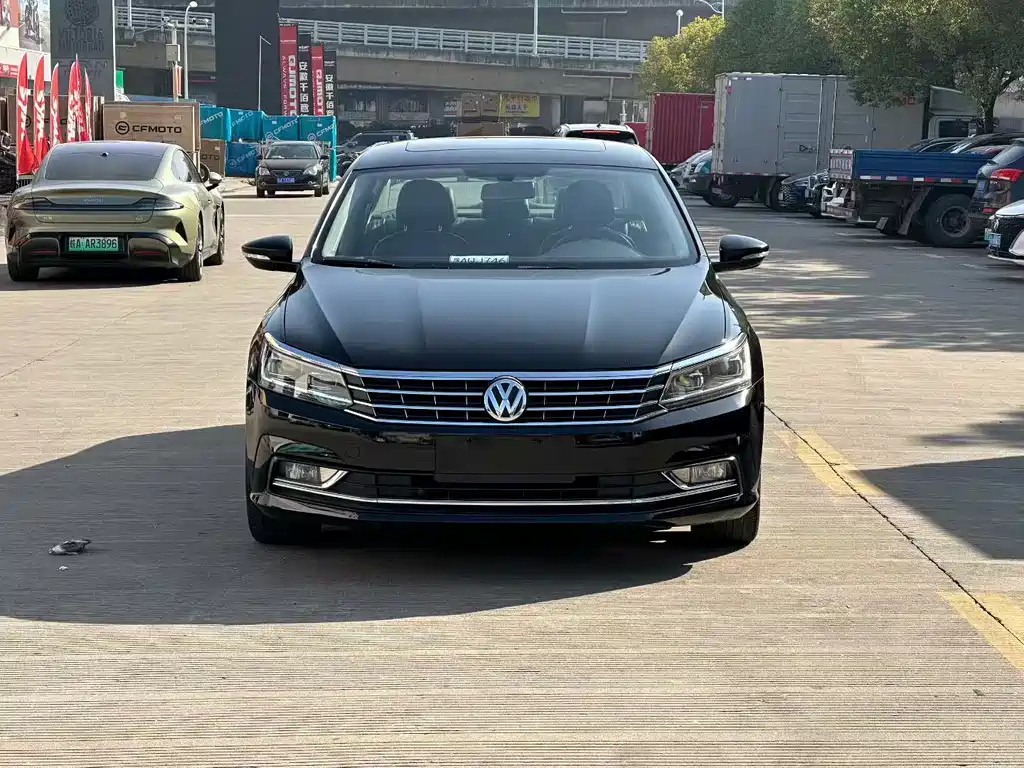 VOLKSWAGEN PASSAT 2016