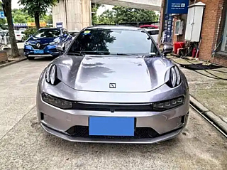 ZEEKR 001
