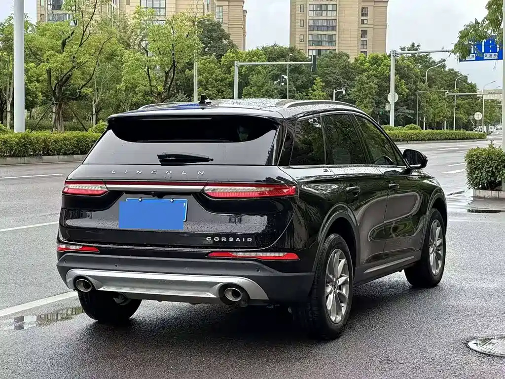 LINCOLN ADVENTURER 2020