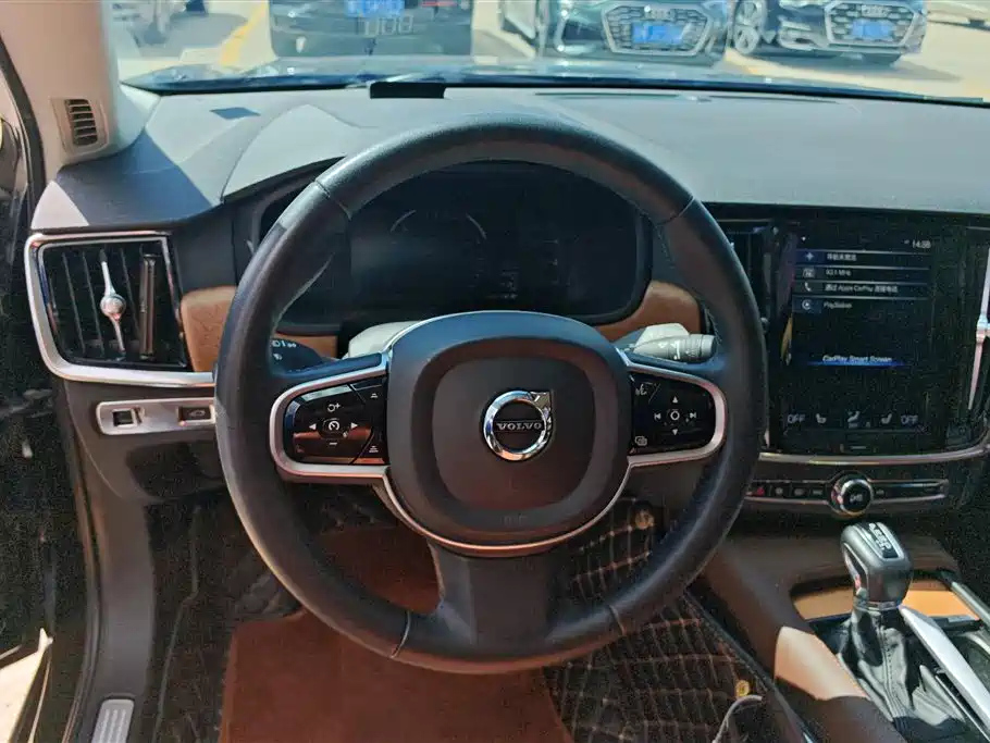 VOLVO S90 2018