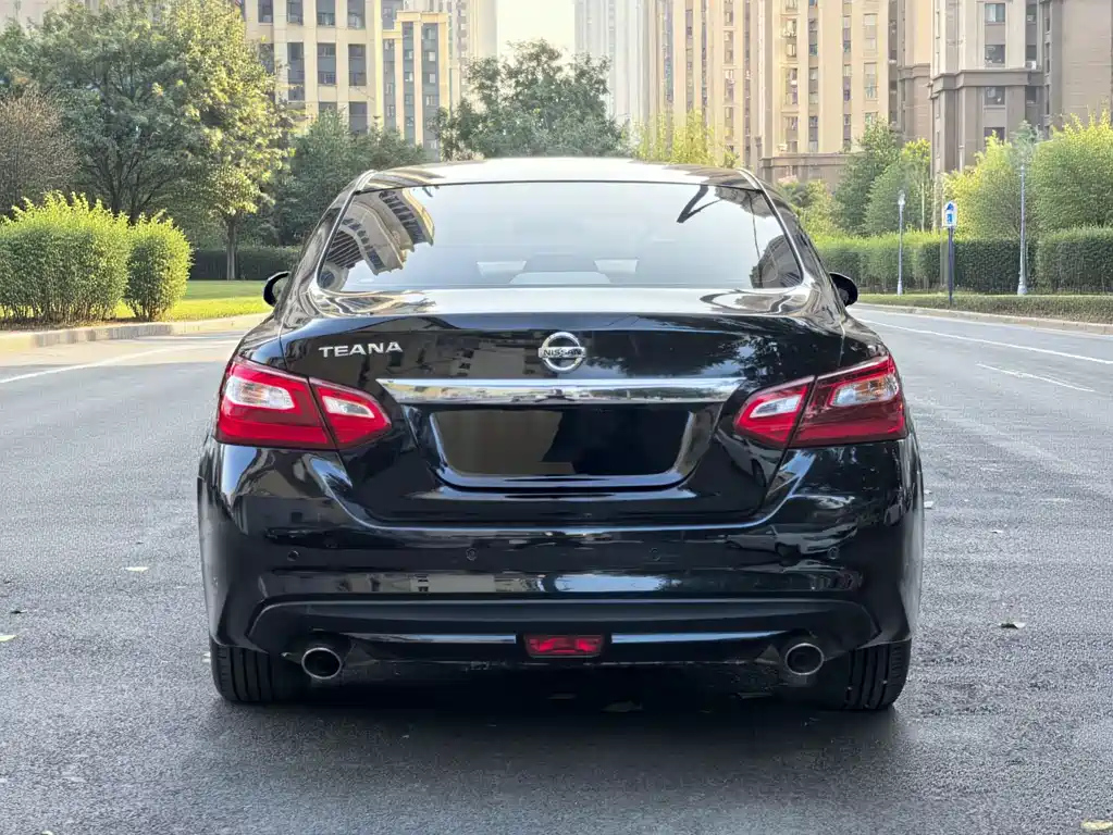 NISSAN TEANA 2018