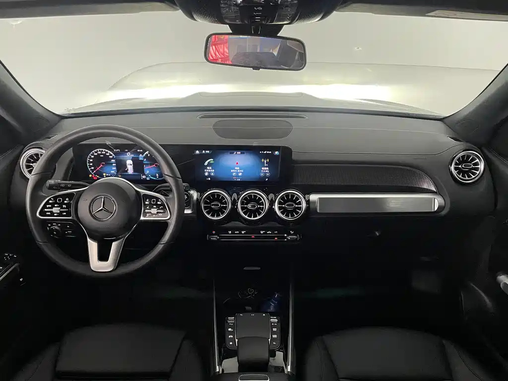 MERCEDES BENZ GLB 2023