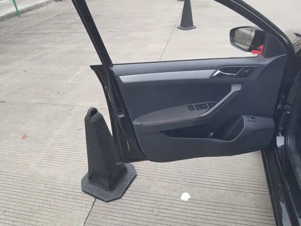 VOLKSWAGEN JETTA 2013