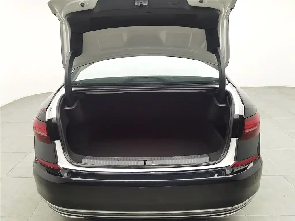 VOLKSWAGEN PASSAT 2020
