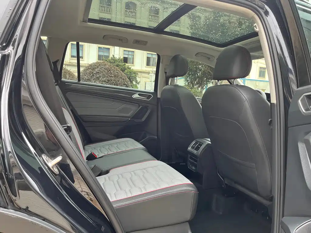 VOLKSWAGEN TIGUAN L 2022