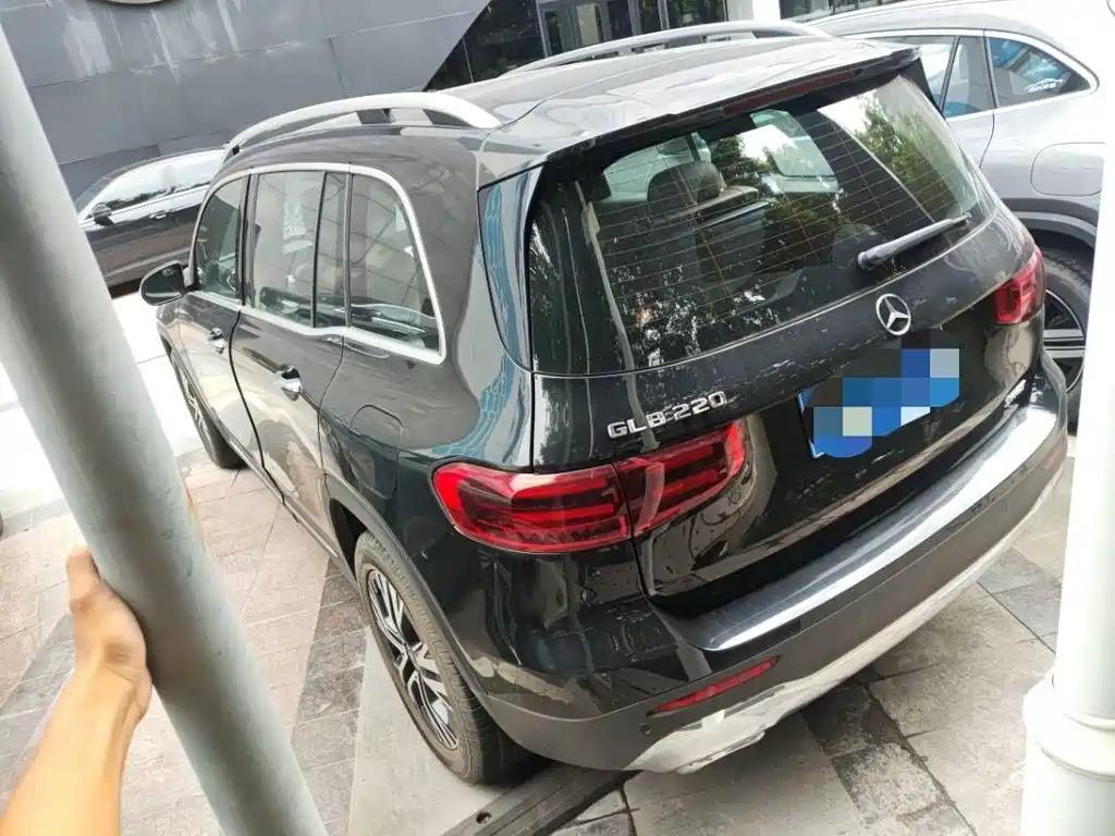 MERCEDES BENZ GLB 2023