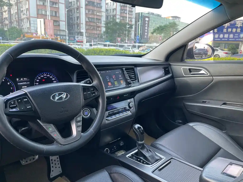 HYUNDAI MISTRA 2017