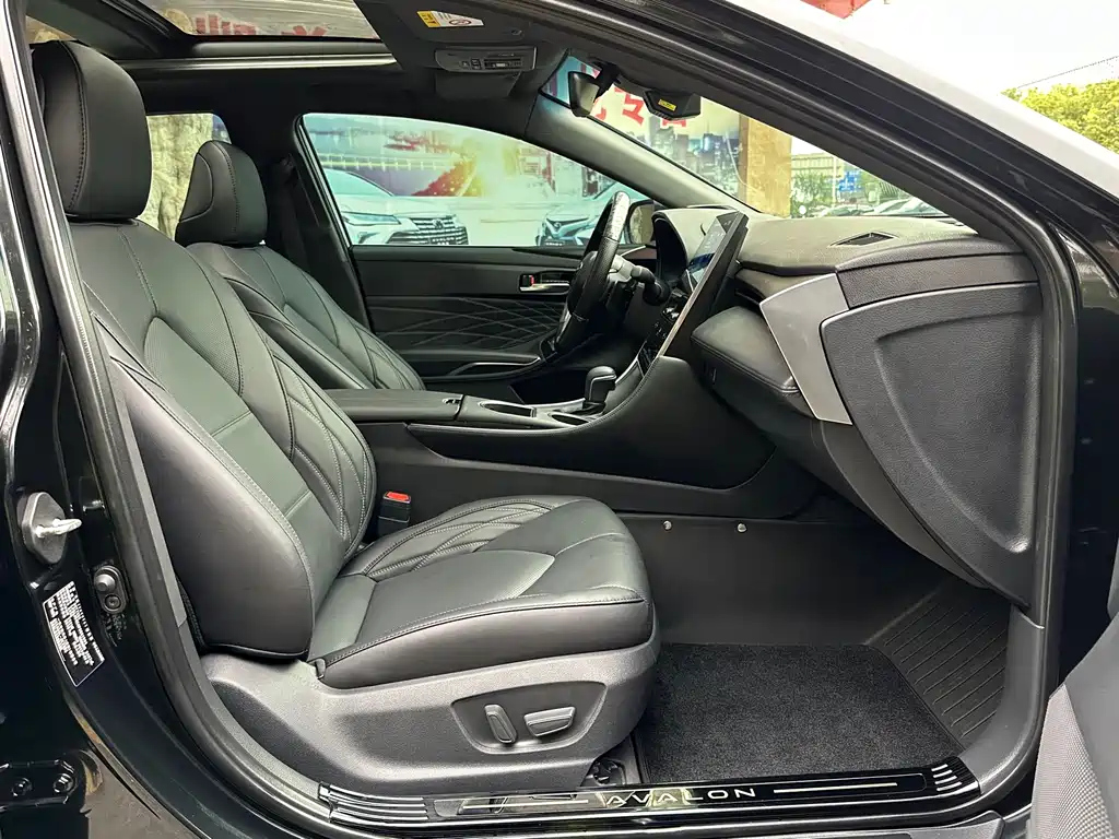 TOYOTA AVALON 2024