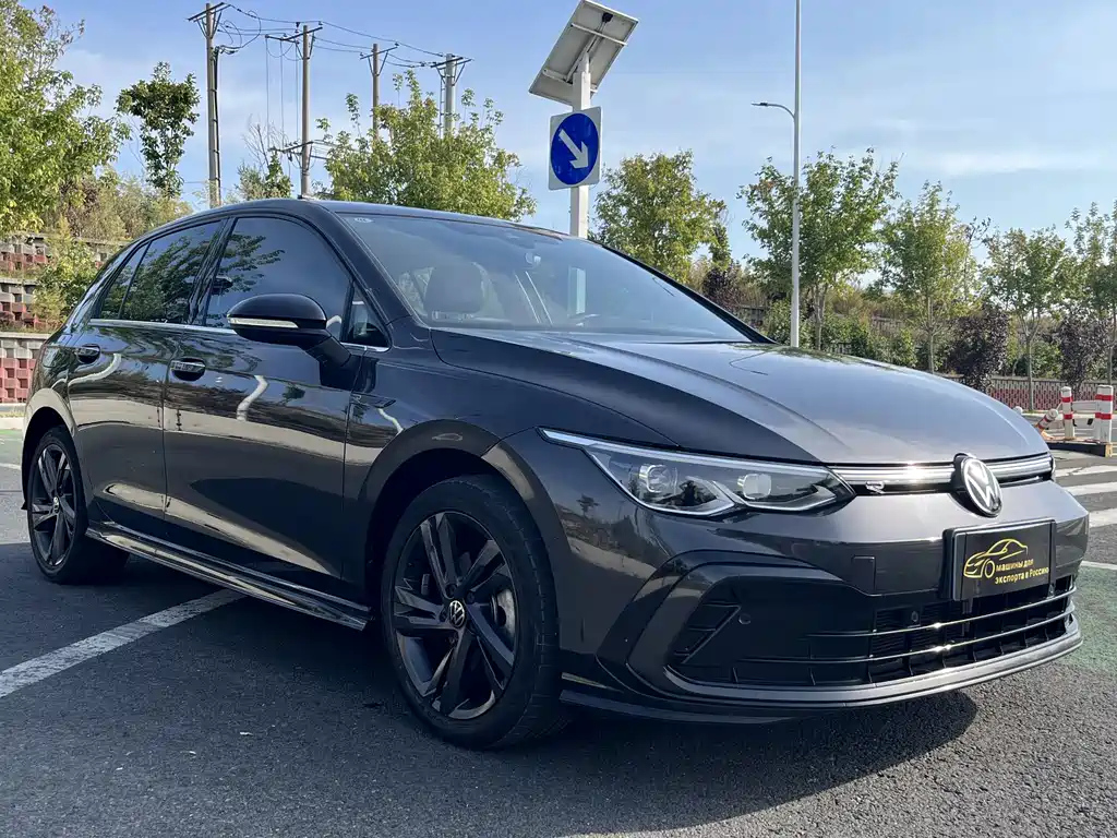 VOLKSWAGEN GOLF 2022