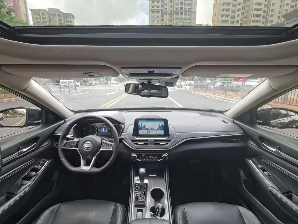 NISSAN TEANA 2021
