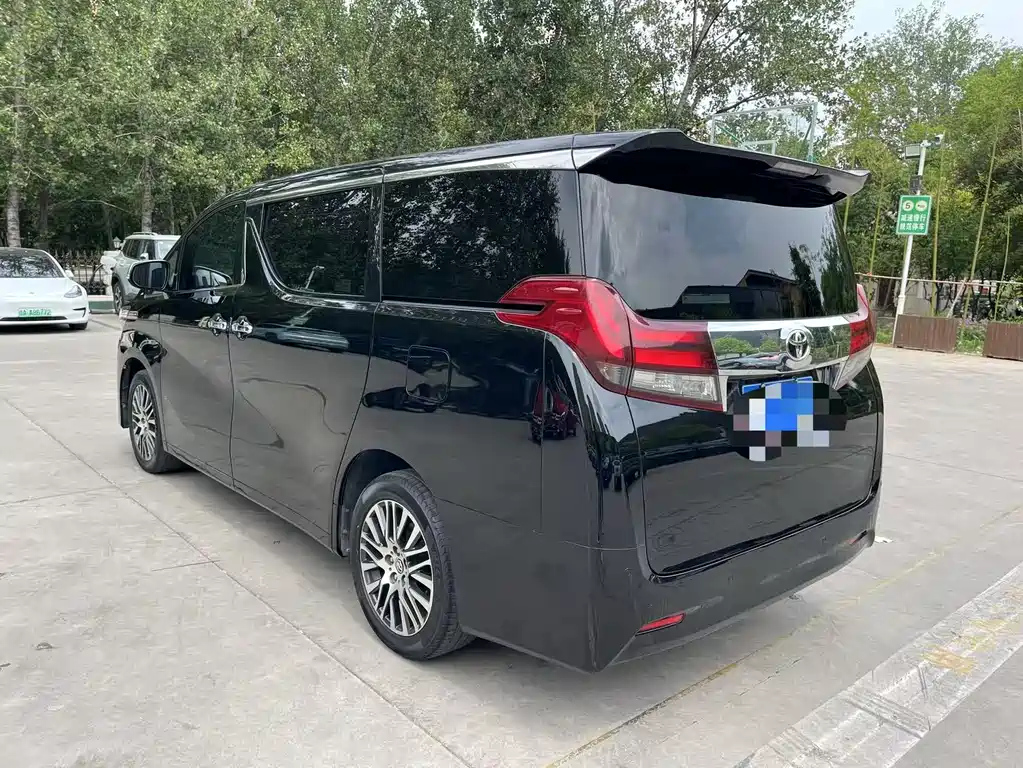 TOYOTA ALPHARD 2018