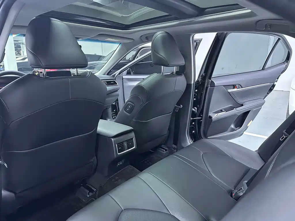TOYOTA CAMRY 2023