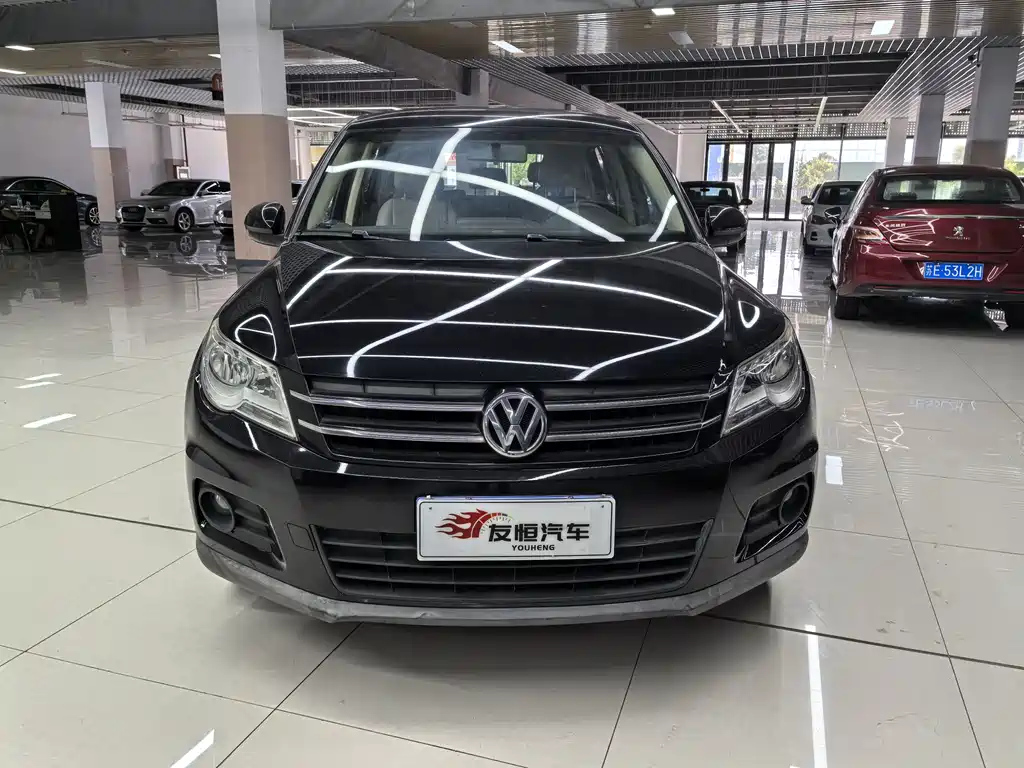 VOLKSWAGEN TIGUAN 2012