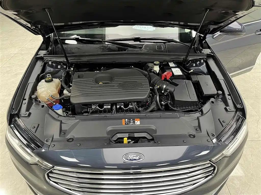 FORD TAURUS 2021