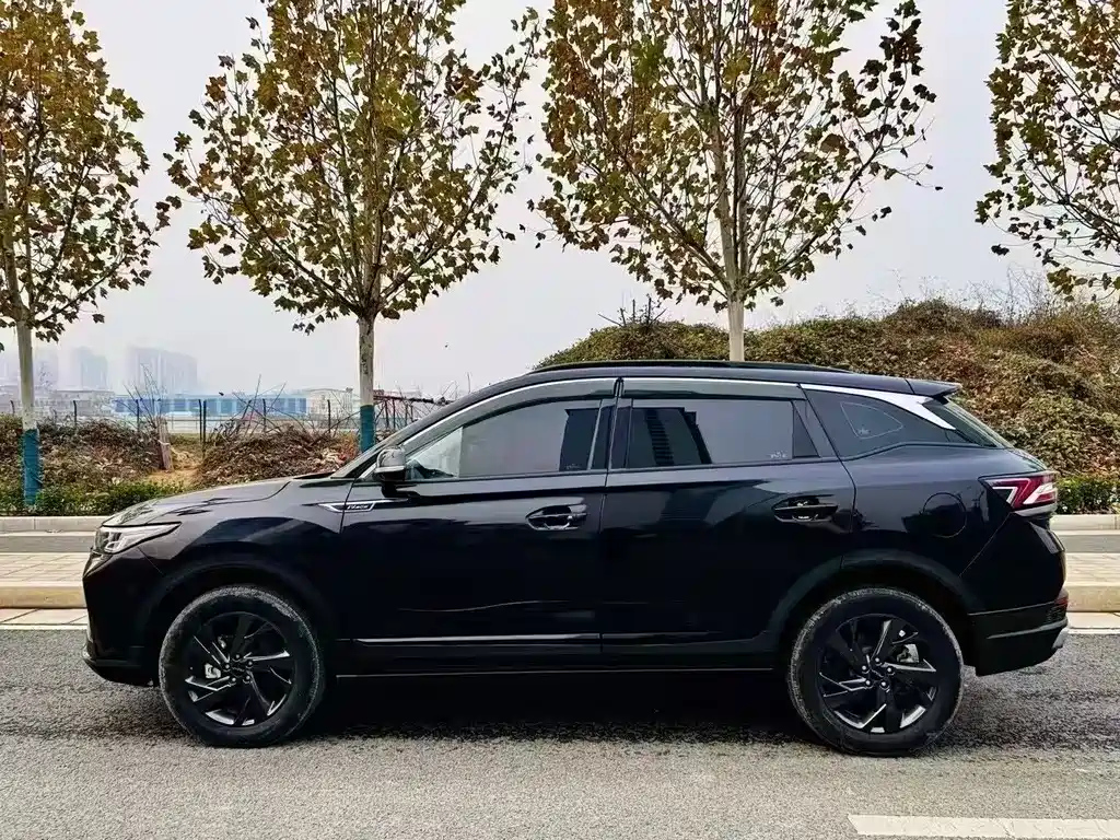 DONGFENG AEOLUS AX7 2022