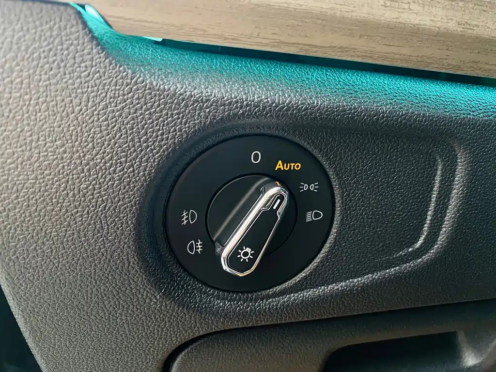 VOLKSWAGEN PASSAT 2020