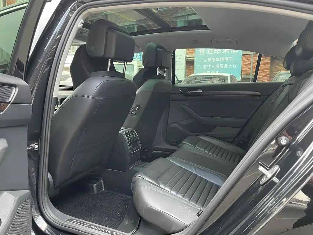 VOLKSWAGEN MAGOTAN 2018