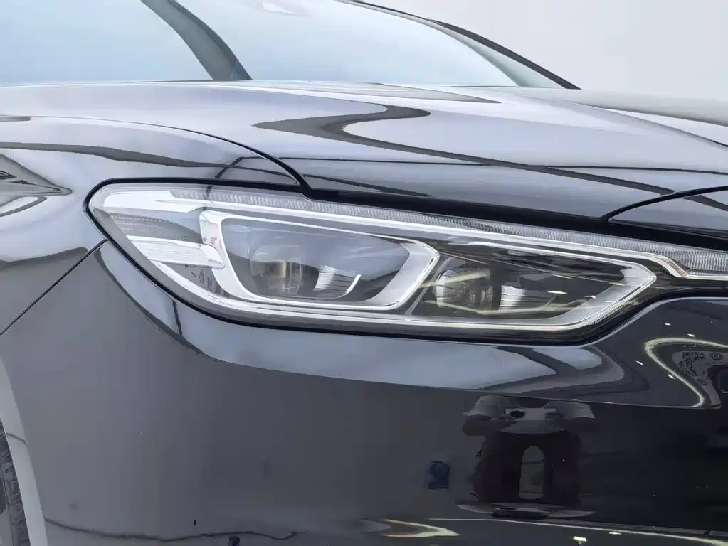 FORD TAURUS 2021