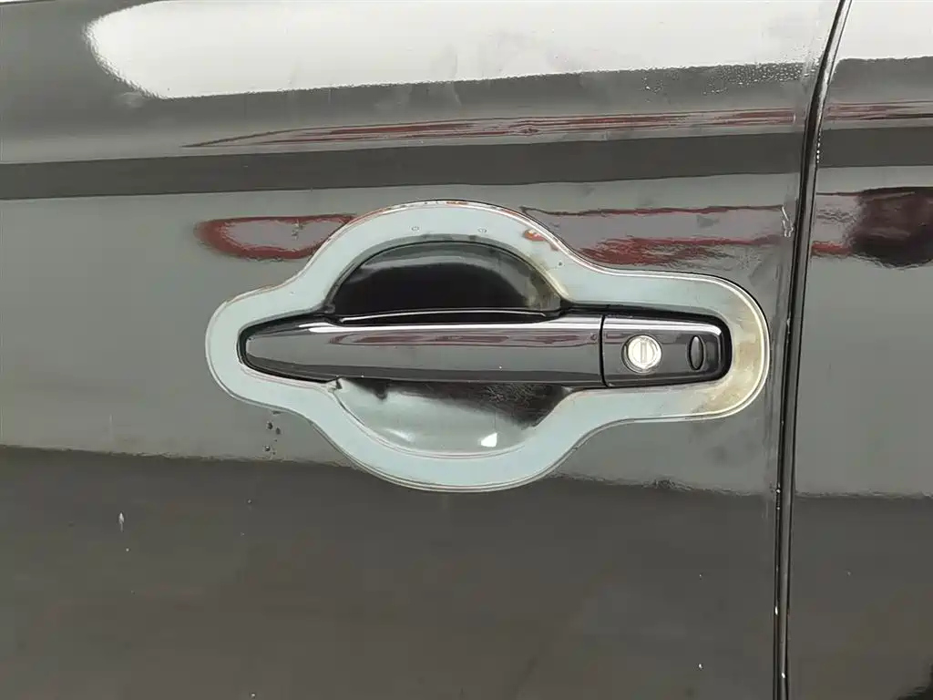 MITSUBISHI OUTLANDER 2018