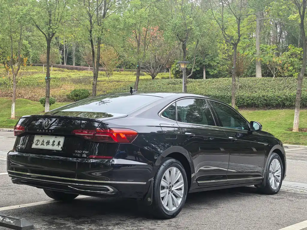 VOLKSWAGEN PASSAT 2021