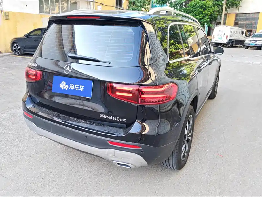 MERCEDES BENZ GLB 2024