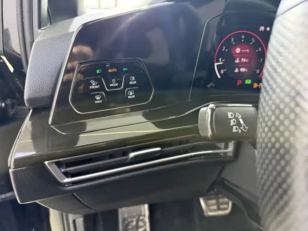 VOLKSWAGEN GOLF 2021