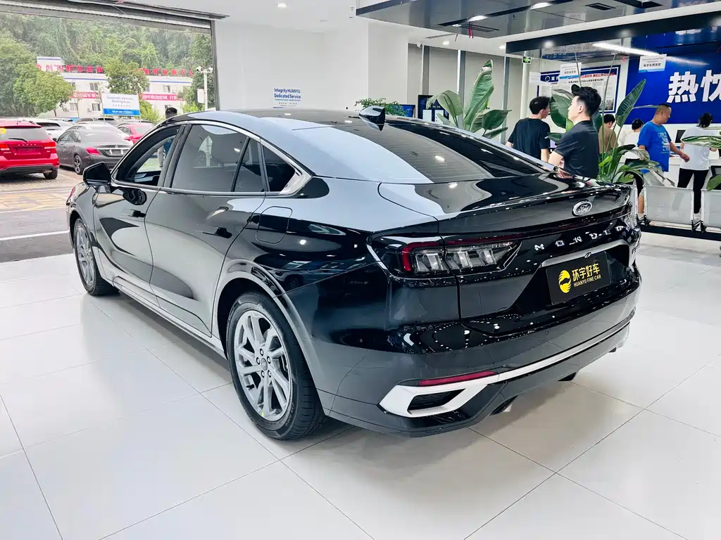 FORD MONDEO 2023
