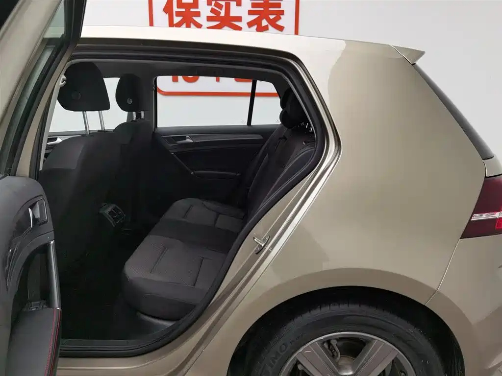 VOLKSWAGEN GOLF 2017