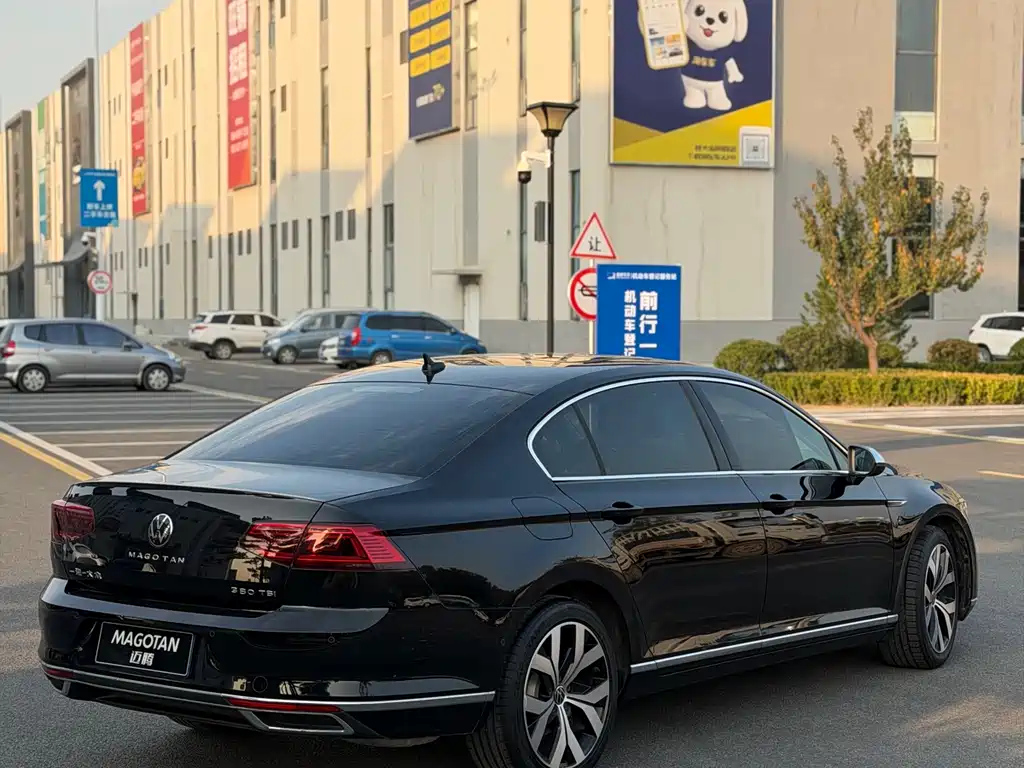 VOLKSWAGEN MAGOTAN 2021