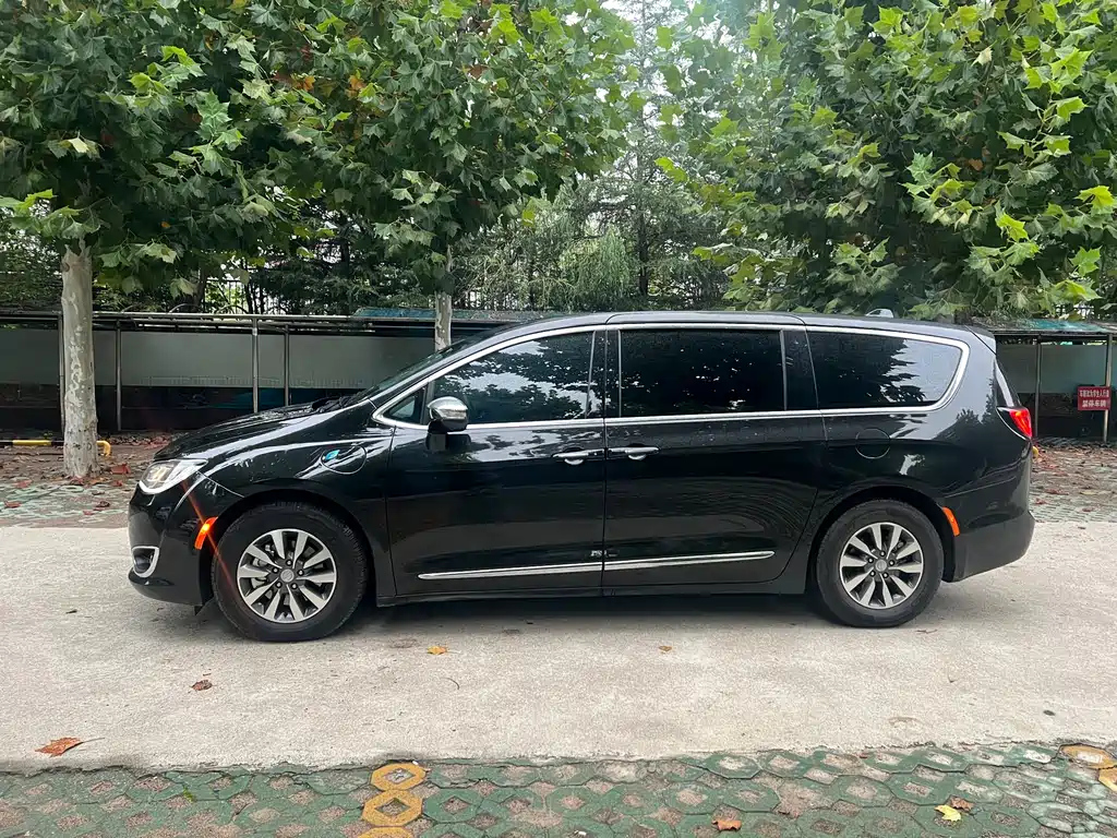 CHRYSLER BIG 捷龙PHEV IMPO 2025