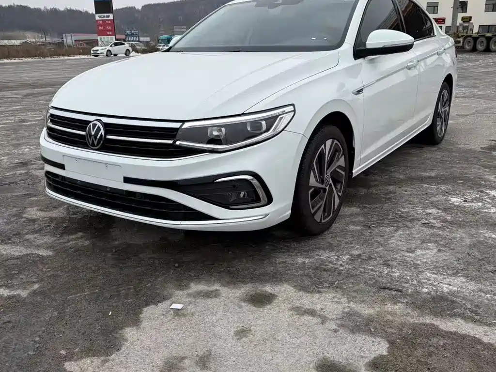 VOLKSWAGEN BORA 2022