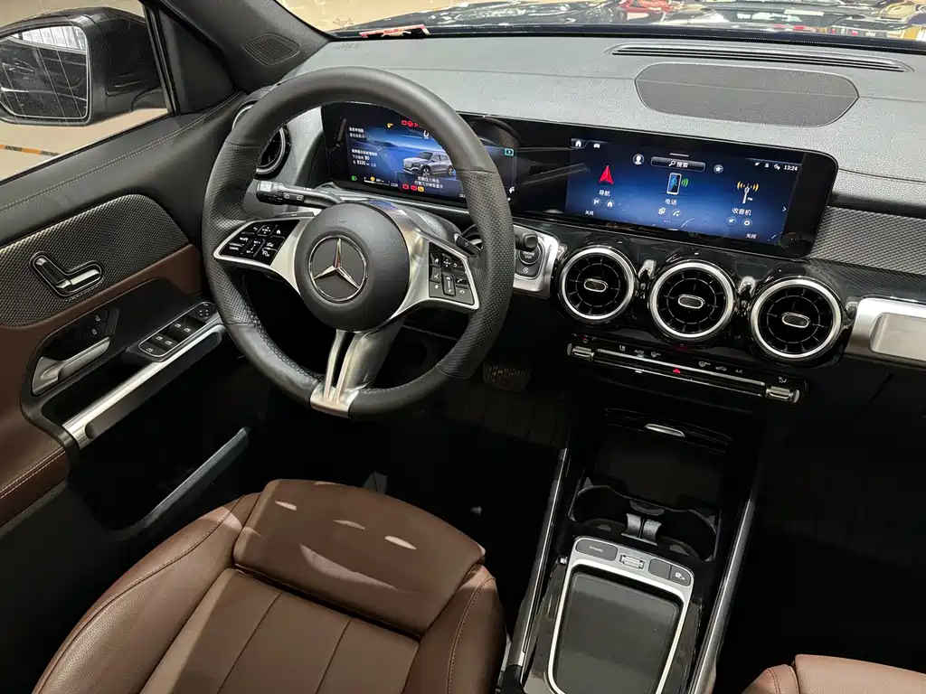 MERCEDES BENZ GLB 2023