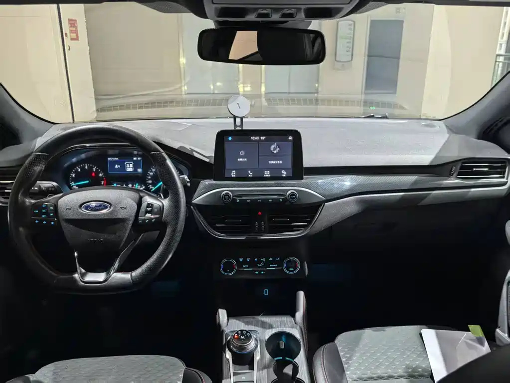 FORD FOCUS 2019