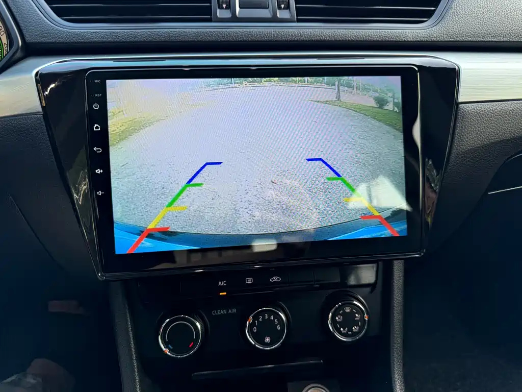 SKODA SUPERB 2019