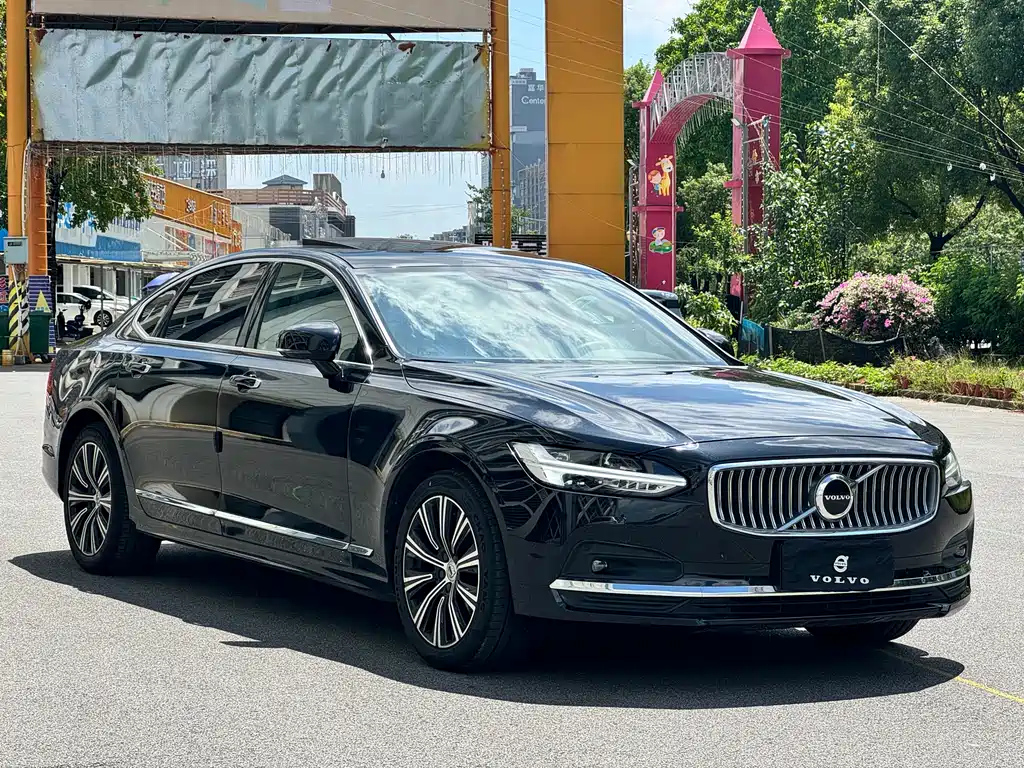 VOLVO S90 2021