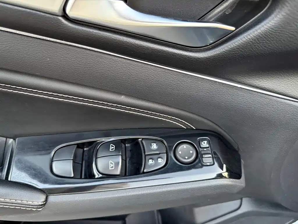 NISSAN TEANA 2022