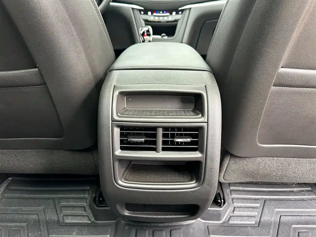 CADILLAC XT5 2023