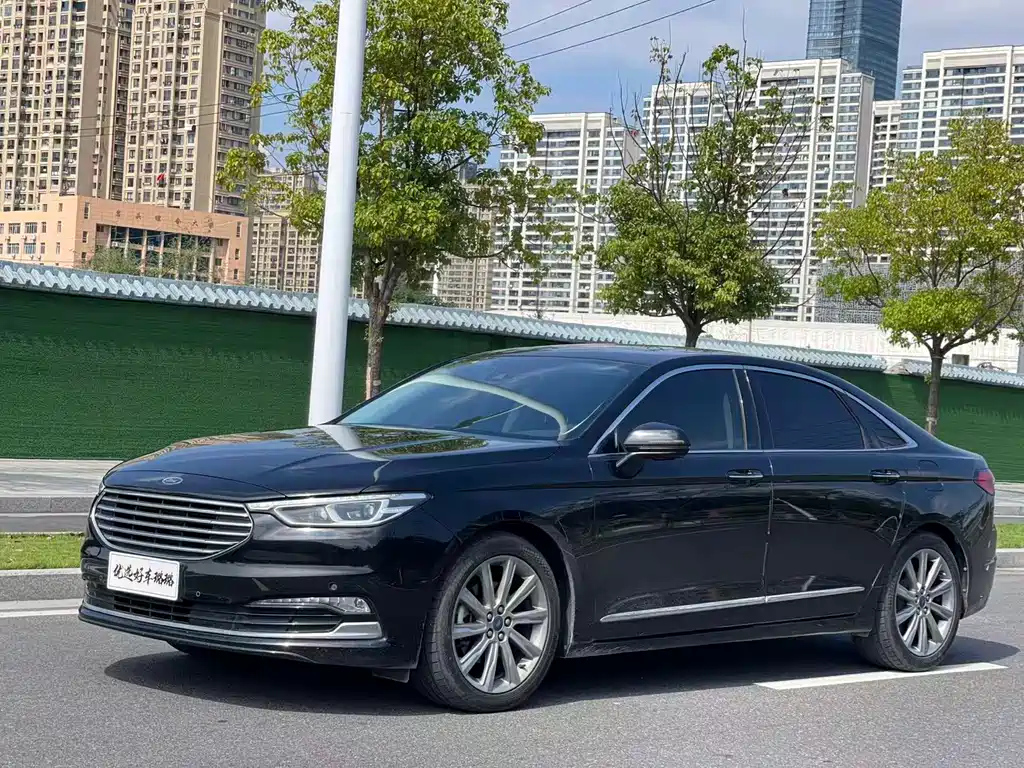 FORD TAURUS 2021