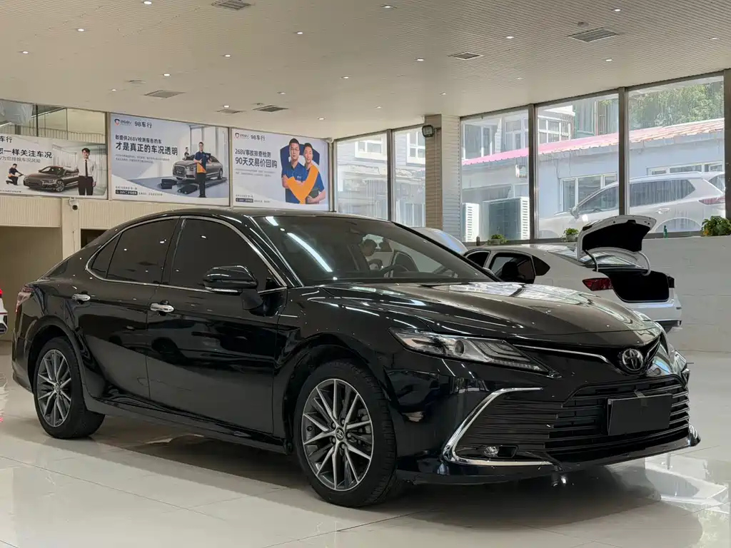 TOYOTA CAMRY 2021