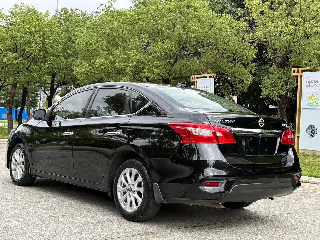 NISSAN SYLPHY 2019