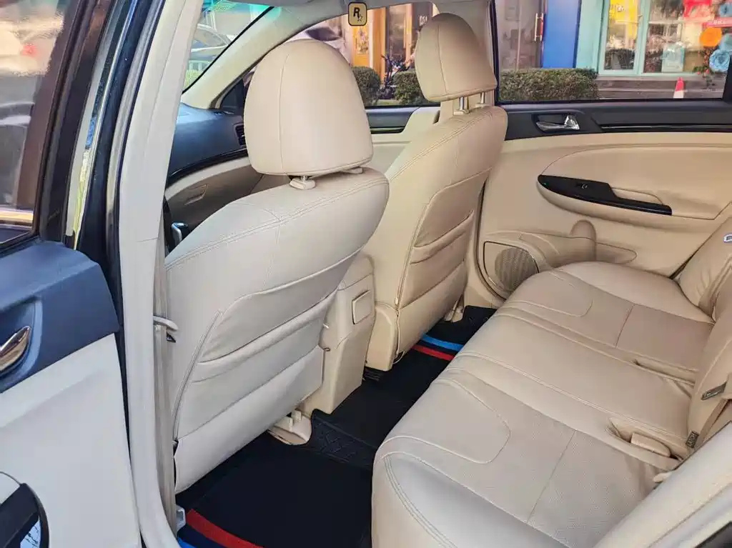 BYD SURUI 2015