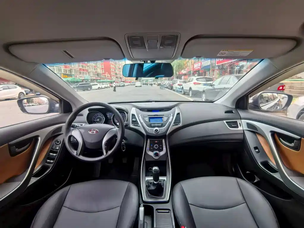 HYUNDAI ELANTRA 2015