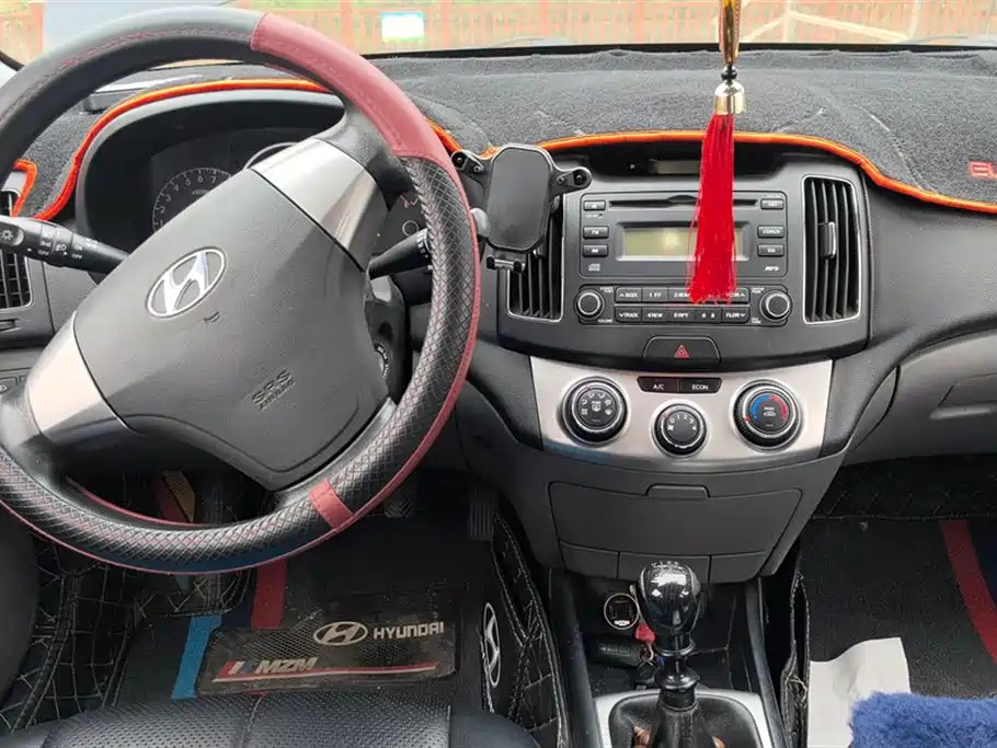 HYUNDAI CELESTA 2015