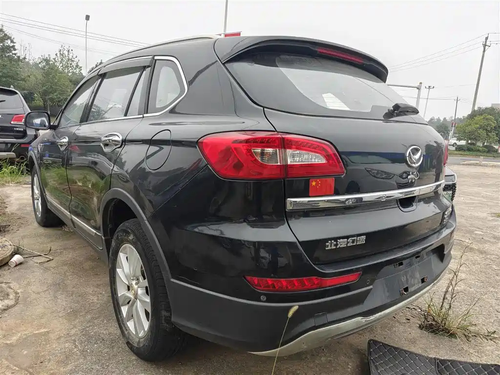 BAIC S6 2016