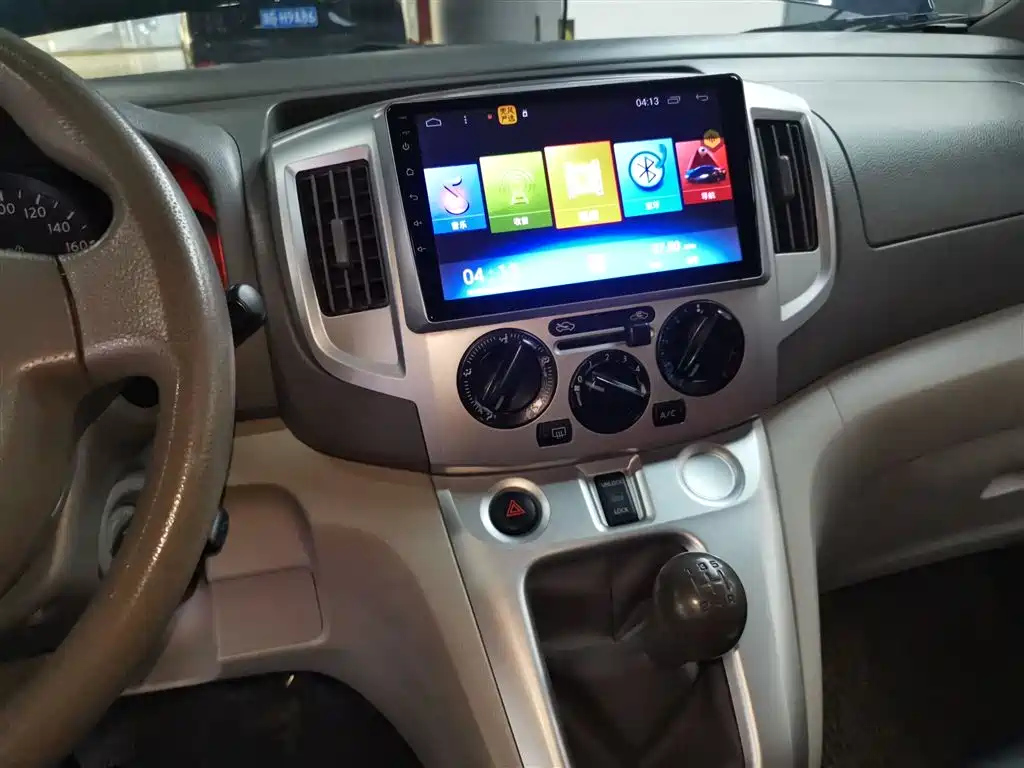 NISSAN NV200 2019