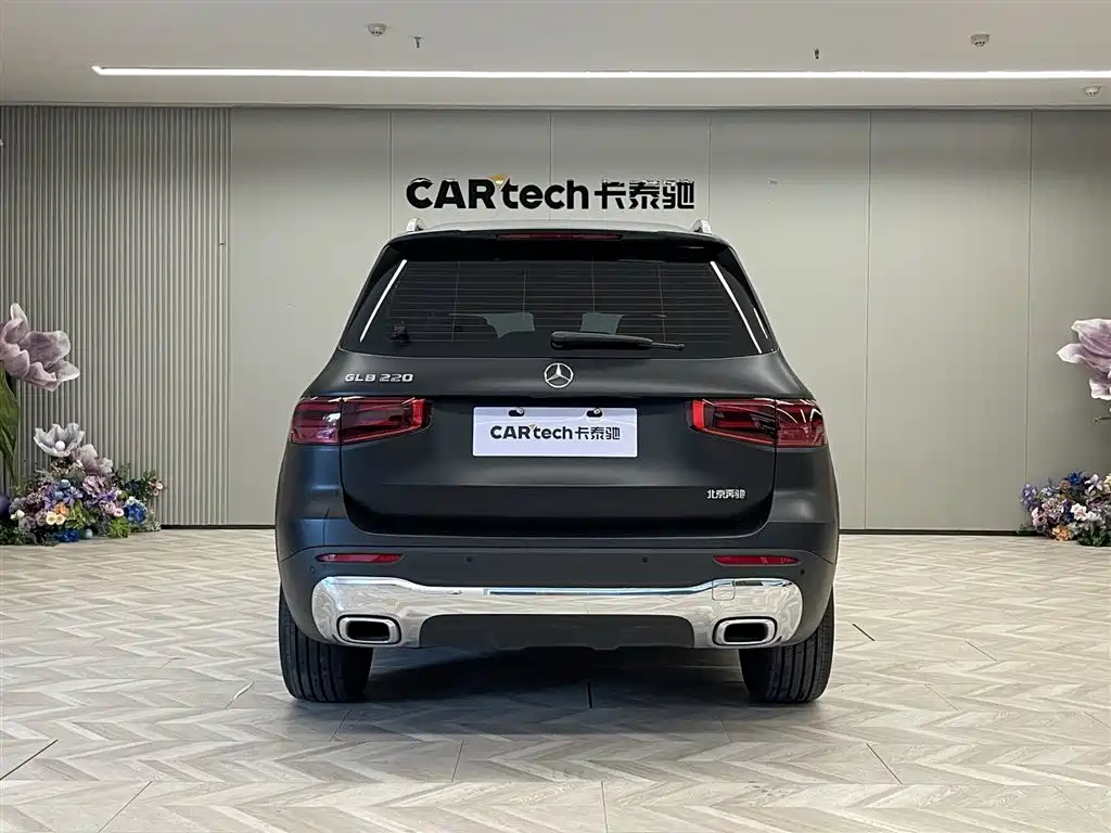 MERCEDES BENZ GLB 2024